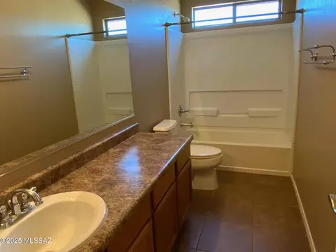 Bath - 12787 E Hartshorn Pass, Vail, AZ 85641 photo 4 of 4