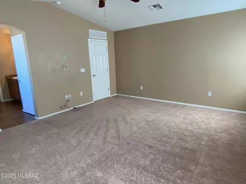 Living - 12787 E Hartshorn Pass, Vail, AZ 85641 photo 7 of 7