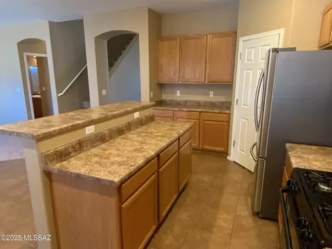 Kitchen - 12787 E Hartshorn Pass, Vail, AZ 85641 photo 2 of 3