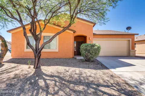 8227 W Calle Escorial, Tucson, AZ 85757