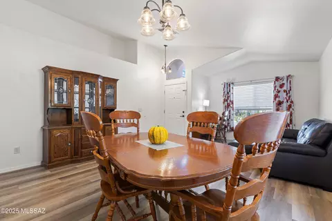 Dining - 10890 S Arrowhead Spring Dr, Vail, AZ 85641 photo 2 of 3