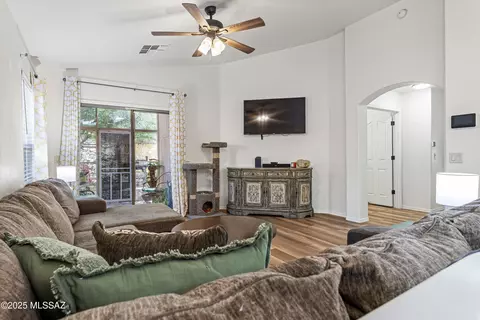 Living - 10890 S Arrowhead Spring Dr, Vail, AZ 85641 photo 3 of 3