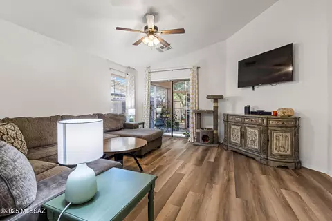 Living - 10890 S Arrowhead Spring Dr, Vail, AZ 85641 photo 2 of 3
