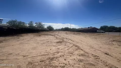 400 E Aragon Rd, Tucson, AZ 85756