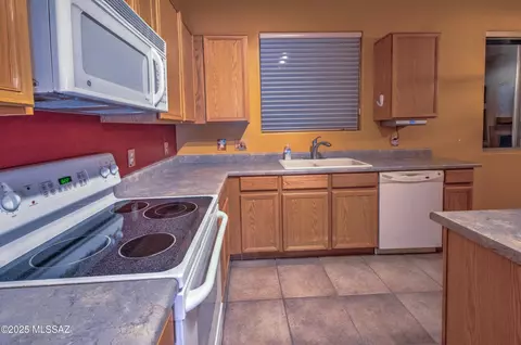 Kitchen - 641 E Painted Pueblo Dr, Vail, AZ 85641 photo 3 of 3
