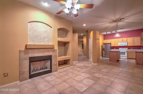 Living - 641 E Painted Pueblo Dr, Vail, AZ 85641 photo 3 of 4