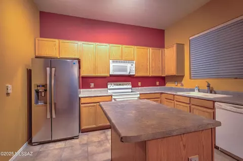 Kitchen - 641 E Painted Pueblo Dr, Vail, AZ 85641 photo 1 of 3