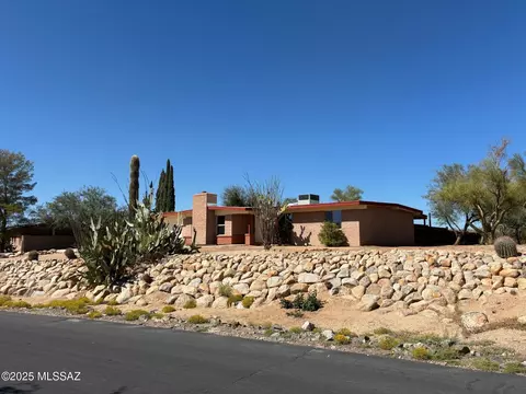400 W Placita De La Poza, Tucson, AZ 85704