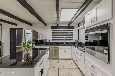 2925 N Dodge Blvd, Tucson, AZ 85716
