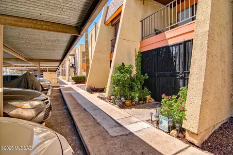 1620 N Wilmot Rd N #E162, Tucson, AZ 85712
