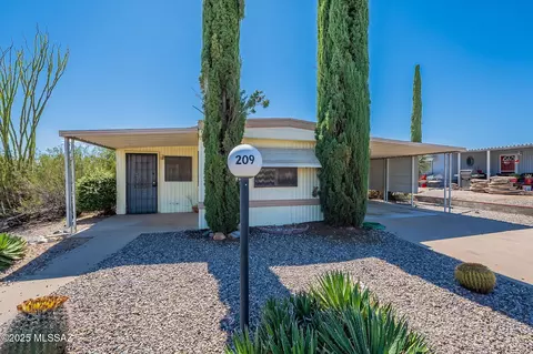 209 W Rama Dr, Green Valley, AZ 85614