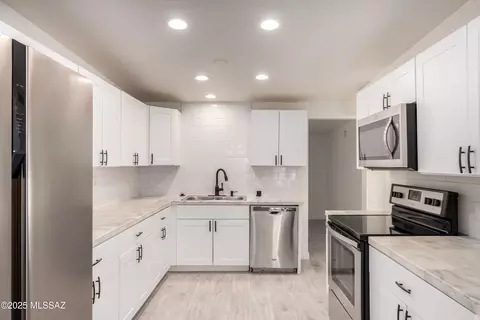 7310 E 28th St, Tucson, AZ 85710 photo 2