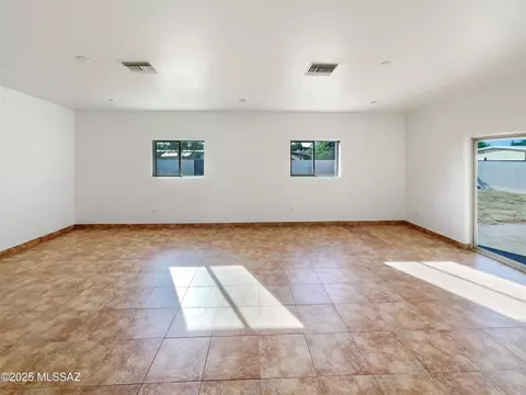 Living - 8558 E Ruby Dr, Tucson, AZ 85730 photo 3 of 5