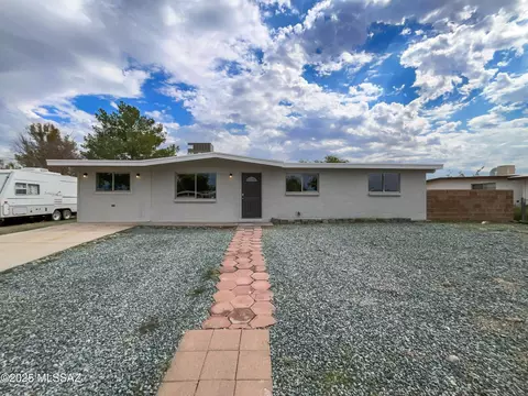 8558 E Ruby Dr, Tucson, AZ 85730