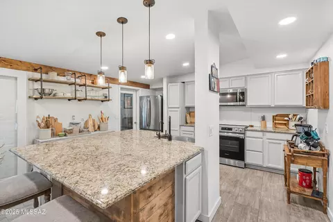 5450 N Cumberland Dr, Tucson, AZ 85704