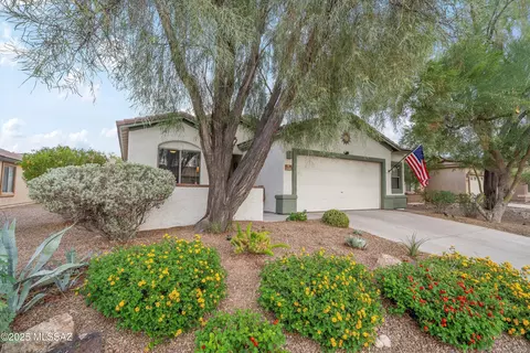12688 N Golden Jubilee Dr, Marana, AZ 85653