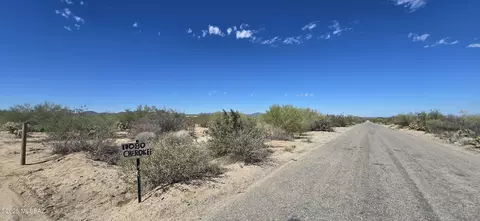 11080 S Cherokee Ln, Tucson, AZ 85736