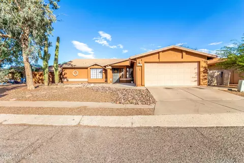 1561 W Lama Dr, Tucson, AZ 85746
