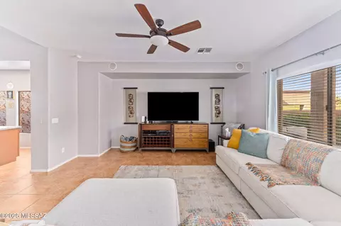 Living - 17377 S Indigo Mesa Pass, Vail, AZ 85641 photo 2 of 3