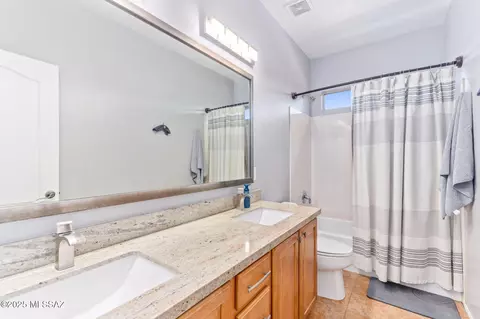 Bath - 17377 S Indigo Mesa Pass, Vail, AZ 85641 photo 4 of 4