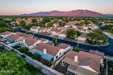 View/Area - 3673 W Thundercloud Loop, Tucson, AZ 85742 photo 3 of 8