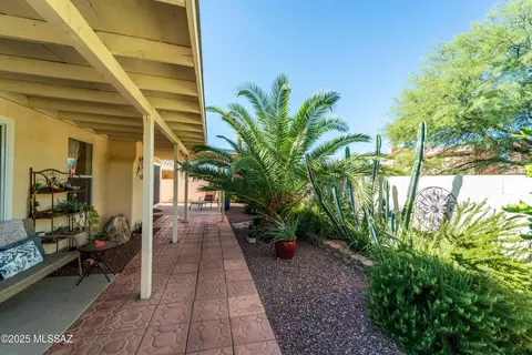 Exterior - 3673 W Thundercloud Loop, Tucson, AZ 85742 photo 4 of 11