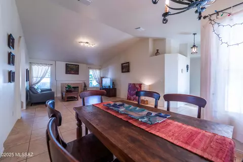 Dining - 3673 W Thundercloud Loop, Tucson, AZ 85742 photo 1 of 2
