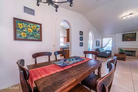 Dining - 3673 W Thundercloud Loop, Tucson, AZ 85742 photo 2 of 2