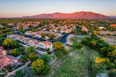 View/Area - 3673 W Thundercloud Loop, Tucson, AZ 85742 photo 4 of 8