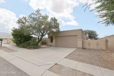 10898 E New Rock Ridge Dr, Vail, AZ 85641