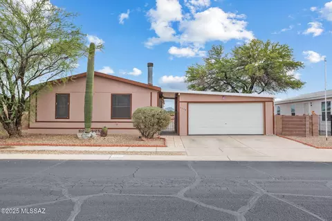 6242 E Ship Rock Dr, Tucson, AZ 85756
