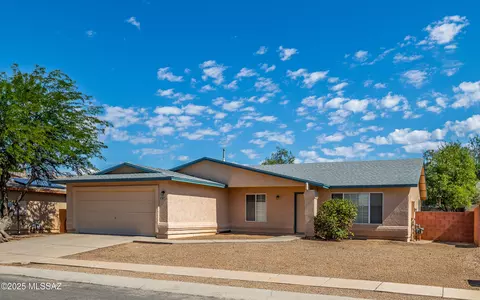 7835 S Danforth Ave, Tucson, AZ 85747