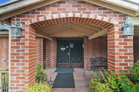 6301 E Calle De San Alberto, Tucson, AZ 85710