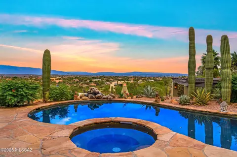 6050 N Paseo Valdear, Tucson, AZ 85750