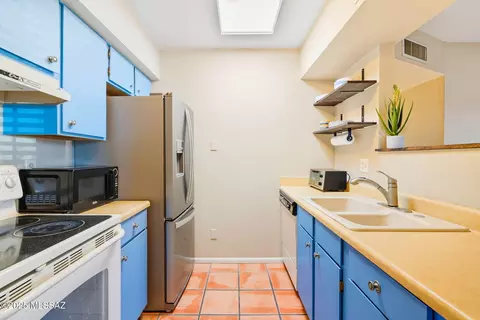 4152 N Western Winds Dr, Tucson, AZ 85705
