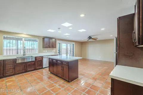 Kitchen - 8981 E 3rd St, Tucson, AZ 85710 photo 5 of 8