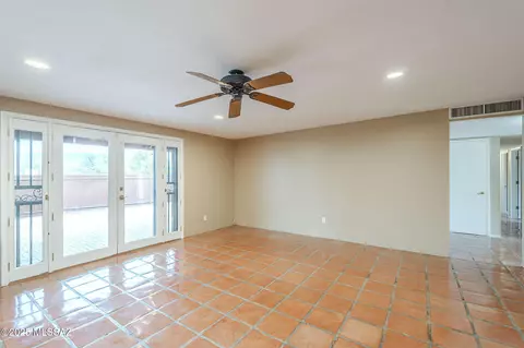 Living - 8981 E 3rd St, Tucson, AZ 85710 photo 4 of 4