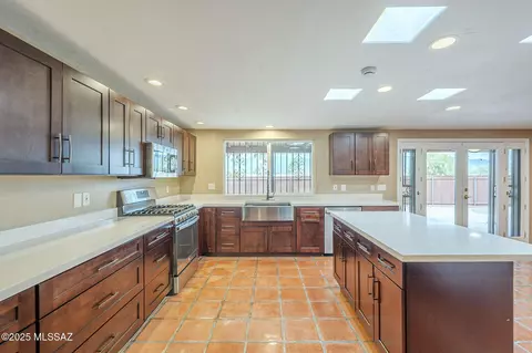 Kitchen - 8981 E 3rd St, Tucson, AZ 85710 photo 2 of 8