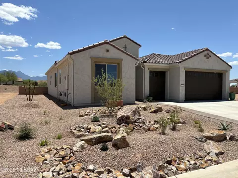 1668 E Comely Ct, Green Valley, AZ 85614