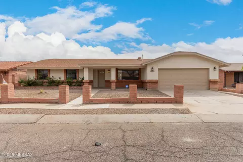 1731 W Newhall Dr, Tucson, AZ 85746