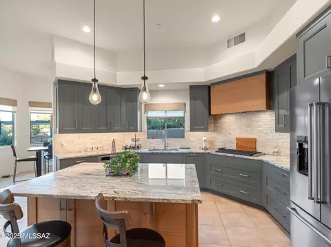 Kitchen - 14581 E Circle L Ranch Pl, Vail, AZ 85641 photo 4 of 5