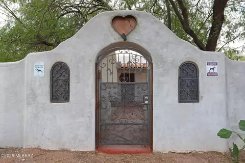2802 Elm St, Tucson, AZ 85716