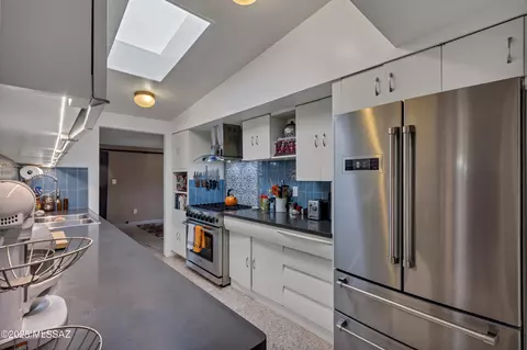 Kitchen - 6945 E Arrowhead Pl, Tucson, AZ 85715 photo 1 of 2