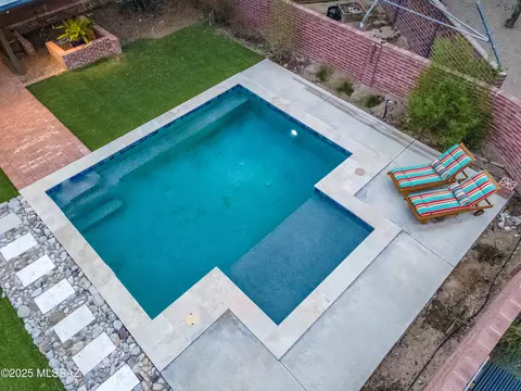 Exterior - 6945 E Arrowhead Pl, Tucson, AZ 85715 photo 3 of 3