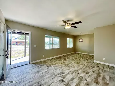 4641 E 13th St, Tucson, AZ 85711