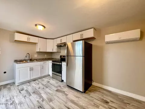 Kitchen - 4641 E 13th St, Tucson, AZ 85711 photo 5 of 6