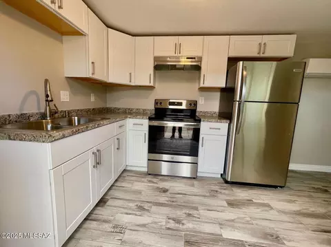 Kitchen - 4641 E 13th St, Tucson, AZ 85711 photo 4 of 6