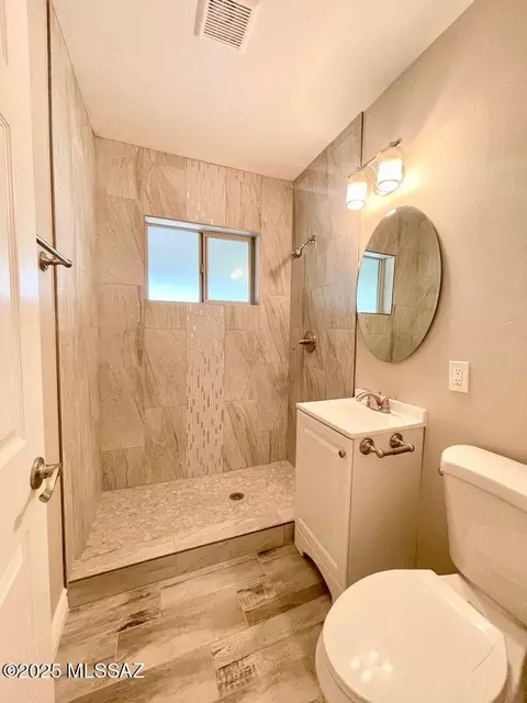 Bath - 4641 E 13th St, Tucson, AZ 85711 photo 2 of 3