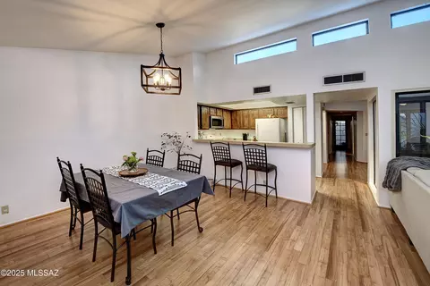 7956 E Sabino Sunrise Cir, Tucson, AZ 85750