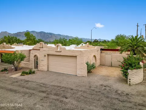 4216 N Villas Placitas, Tucson, AZ 85705